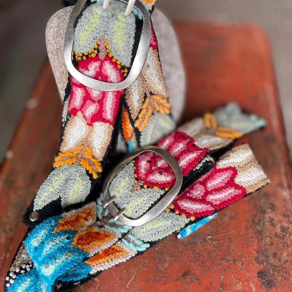 Hand Embroidered Wool Peruvian Belt. - Picture 5 of 5